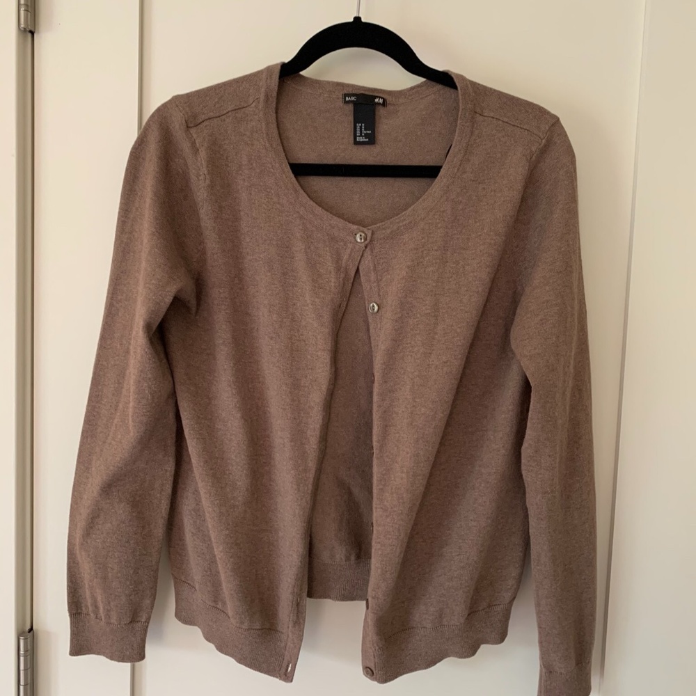 H&M WOMEN’S BROWN SWEATER